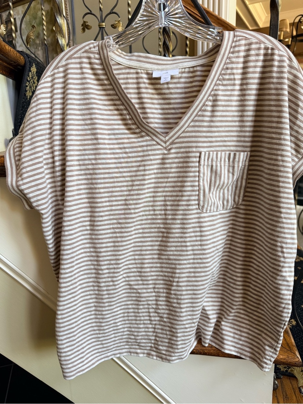 Jjill EUC Beige Stripped summer top. V neck. Soft fabric PS Runs big.